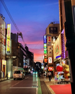 「閉店時間の夕焼け空」