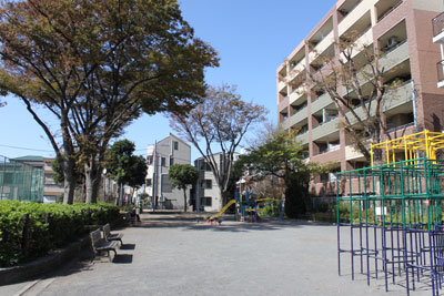 睦町公園の遊び場