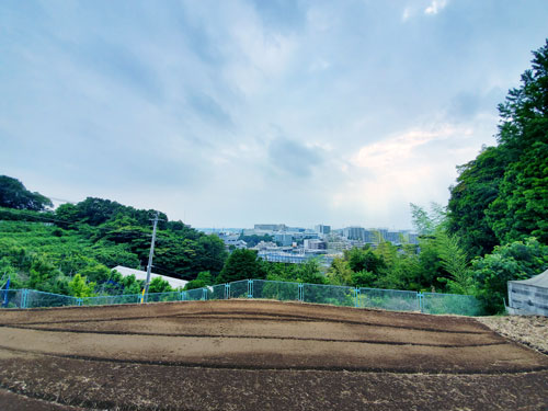 坂を上ると景色も楽しめます