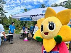 西区役所ブースとにしまろちゃん