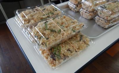 お持ち帰り用山菜おこわ