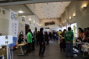 ロビーの模擬店