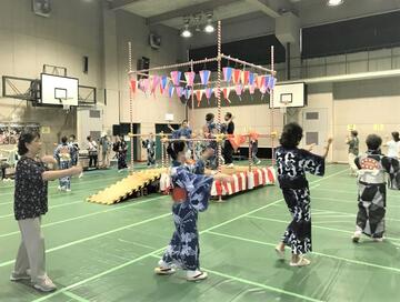 西区音頭でひと踊り