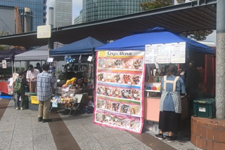 飲食店や特産品が勢ぞろい