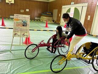 競技用車いすの走行体験