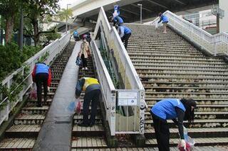 東口駅前広場での活動様子