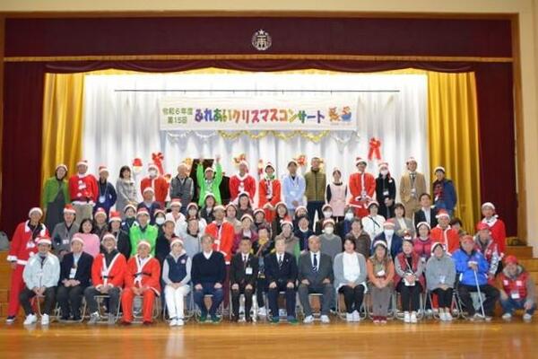 スタッフ全員で記念撮影