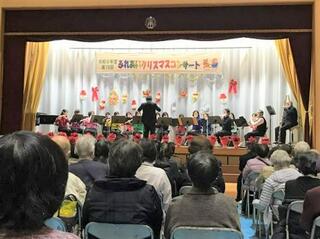フルートオーケストラ 「フルートアンサンブルで社会貢献」