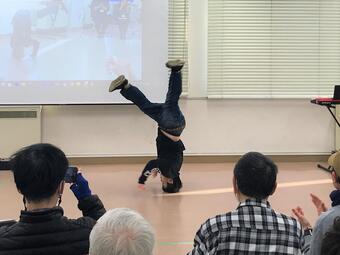 見事！躍動するダンスパフォーマンス