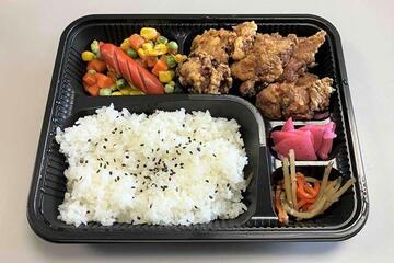 ボリューム満点の唐揚げ弁当 こどもは100円！