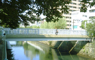 写真（梅香崎人道橋）