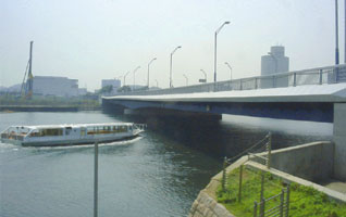 写真（みなとみらい大橋）