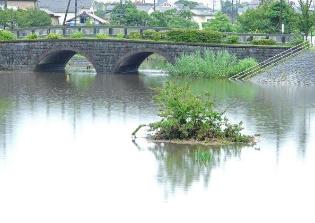 大雨後のめがね橋